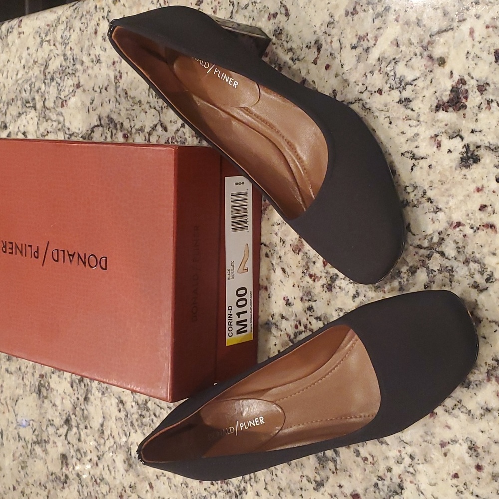 Black Donald Pliner sz 10 heels